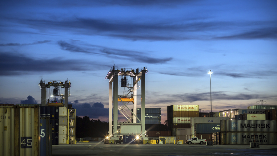 Η απάντηση των Βρυξελλών στις απειλές Τραμπ για δασμούς 30%: Η λίστα με τα προϊόντα που βάζει στόχο