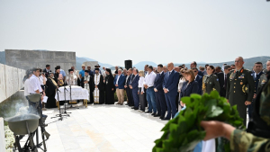 Ο Δένδιας στις εκδηλώσεις για την 80η επέτειο μνήμης της Σφαγής του Διστόμου