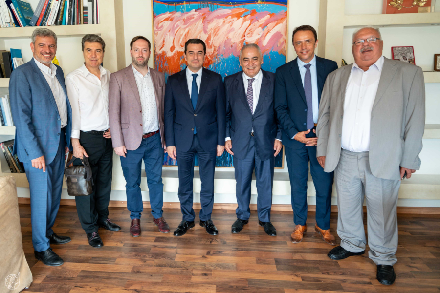 Συνάντηση αντιπροσωπείας του ΕΕΑ με τον Κώστα Σκρέκα για θέματα στήριξης των ΜμΕ