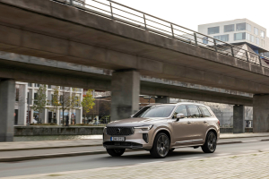 Στον δρόμο το εκατομμυριοστό Volvo plug-in hybrid