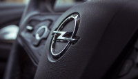 Αλλάζει το σήμα της Opel