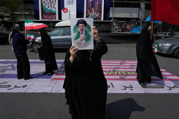 «Να τους στερήσουμε την ασφάλεια», νέο μήνυμα Χαμενεΐ - Νεκρός ο εκπρόσωπος των Φρουρών της Επανάστασης