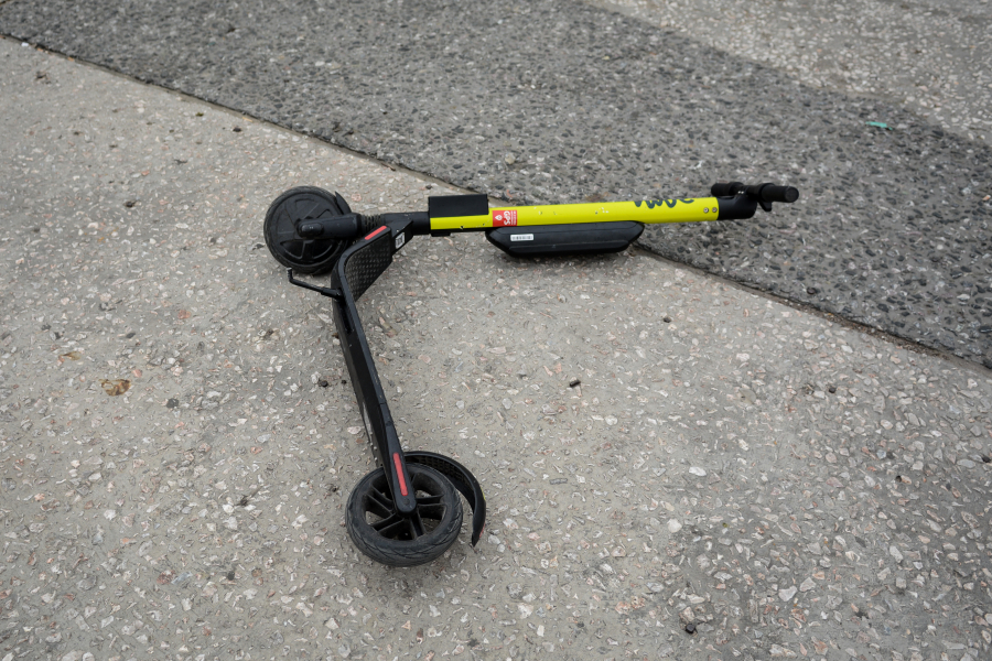 Σε κρίσιμη κατάσταση ο 12χρονος που παρασύρθηκε με το πατίνι του στο Χολαργό