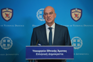 Η ανάπλαση στο Άμυνας, ο Βαρώτσος και το «Μνημείο των Αθανάτων»