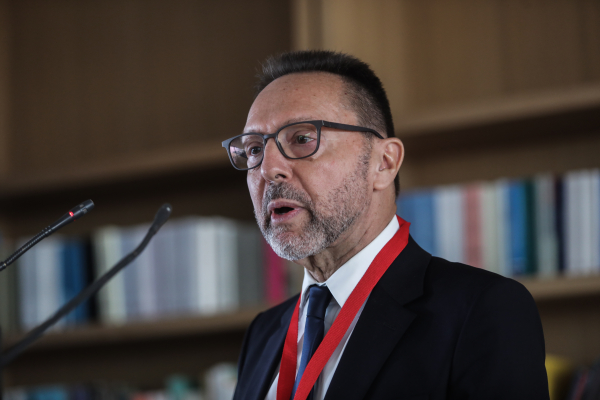 Καμπανάκι Στουρνάρα για την ασφάλεια των εφοδιαστικών αλυσίδων