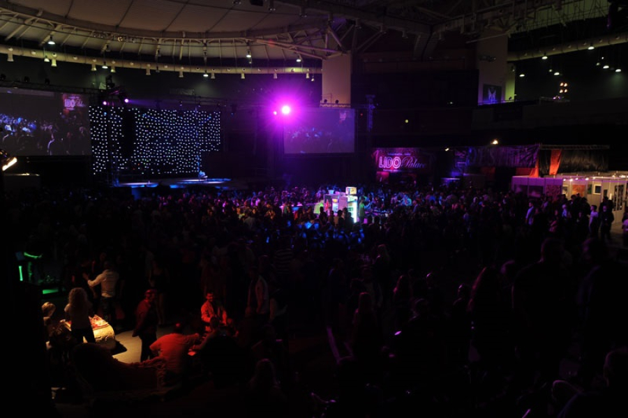 Έρχονται τα πρώτα «Ελληνικά Βραβεία Ερωτικών Ταινιών», δώρα για τους νικητές