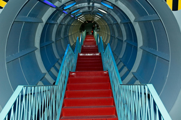 Μέγα πρότζεκτ στην Κίνα: Υποβρύχιο θα μεταφέρει 500.000 εκατομμυριούχους σε βάθος έως και 4.000 μέτρων