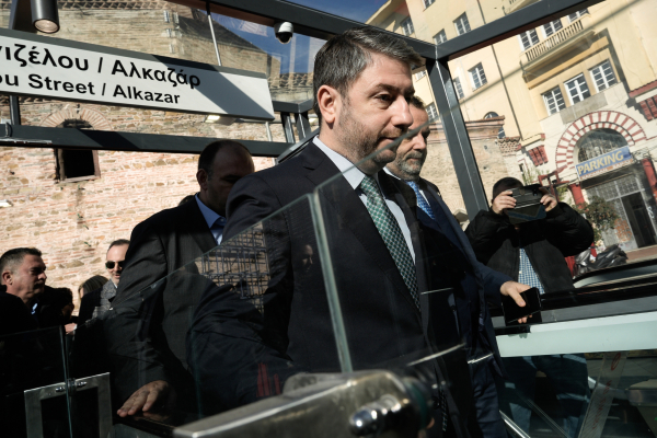 Πιο κοντά στον Κ. Μητσοτάκη ο Ν. Ανδρουλάκης