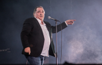 Βασίλης Καρράς: Θα κυκλοφορήσουν 12 αδημοσίευτα τραγούδια με τη φωνή του