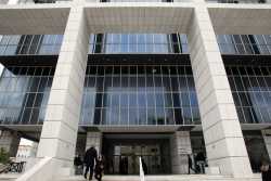 Στη Βουλή δικογραφίες για νυν και πρώην υπουργούς και βουλευτές