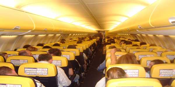 Αεροπορικά εισιτήρια από 4,99 ευρώ δίνει η Ryanair