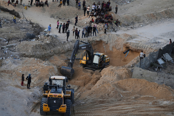 Γάζα: Με μπουλντόζες ψάχνουν για τις σορούς των Ισραηλινών ομήρων (Βίντεο)