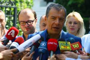 Στ.Θεοδωράκης: Τα κόμματα αμφιταλαντεύονται ανάμεσα στο εθνικό και κομματικό συμφέρον