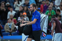China Open: Αποβλήθηκε ο Μεντβέντεφ, χτύπησε μπαλάκι που κατέληξε στο μάτι θεατή (Βίντεο)