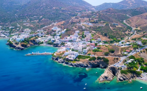 Το παραθαλάσσιο χωριό της Κρήτης για τις πιο φθηνές διακοπές το Σεπτέμβριο