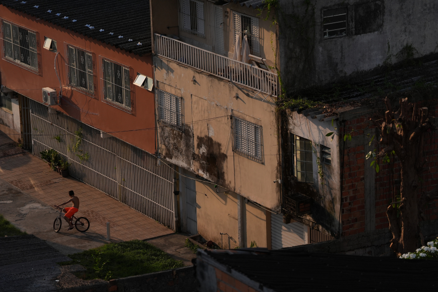 Οι πρόσφυγες στην «παγίδα» της κλιματικής αλλαγής: Έκκληση για ανάληψη δράσης στην COP30