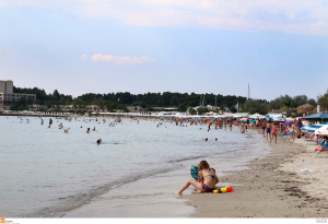 Έως και 50 ευρώ η ξαπλώστρα στη Χαλκιδική... τον Ιούνιο