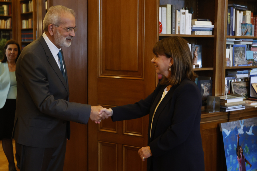 Εκλογές 2023: Στο προεδρικό μέγαρο ο Γιάννης Σαρμάς, «είναι καθήκον μου να αποδεχτώ την εντολή»