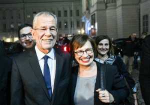 Νικήθηκε η ακροδεξιά στην Αυστρία - Νέος πρόεδρος ο «πράσινος» Βαν Ντερ Μπέλεν