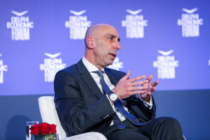 Ιωάννης Μπρατάκος: «Αναγκαία η αύξηση του κατώτατου μισθού με ταυτόχρονη μείωση των εργοδοτικών εισφορών»