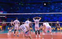 Απίστευτη γκάφα στο Eurovolley 2026: Γάλλος κάνει σερβίς και αντί για το γήπεδο πετυχαίνει... δύο λάπτοπ (Βίντεο)