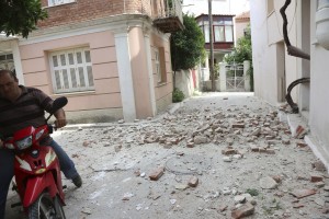 Παρεμβάσεις του υπ. Εργασίας για τους σεισμόπληκτους της Λέσβου