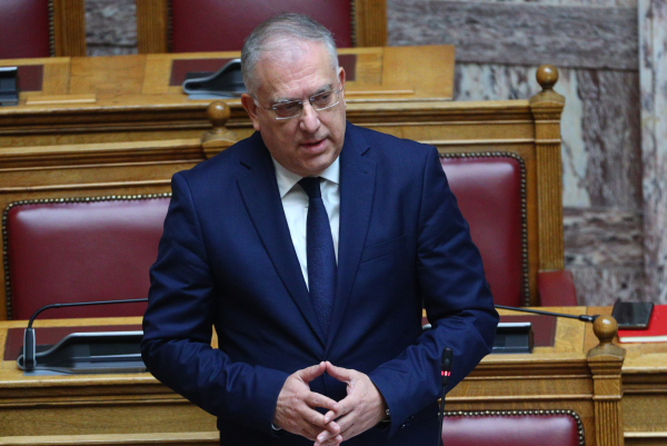 Θεοδωρικάκος: Δεν είναι αποδεκτές αυξήσεις 15% στα ασφάλιστρα Υγείας – Έρχεται νέος νόμος