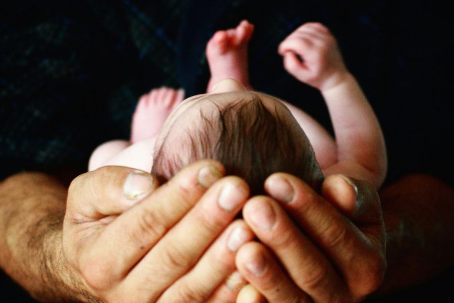 Πορτογαλία: Έφοδος της αστυνομίας στο υπουργείο Υγείας για παρατυπίες σε θεραπεία δίδυμων μωρών