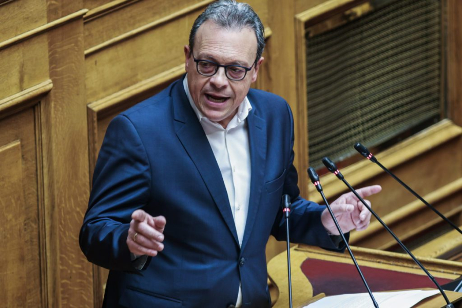 Φάμελλος για τέλος ταφής: «Είχε καταργηθεί από την κυβέρνηση του ΣΥΡΙΖΑ παρά τα ψέματα που λένε»