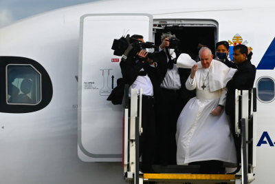 Γενέθλια για τον πάπα Φραγκίσκο – Πόσα κεράκια έσβησε, με ποιους γιόρτασε
