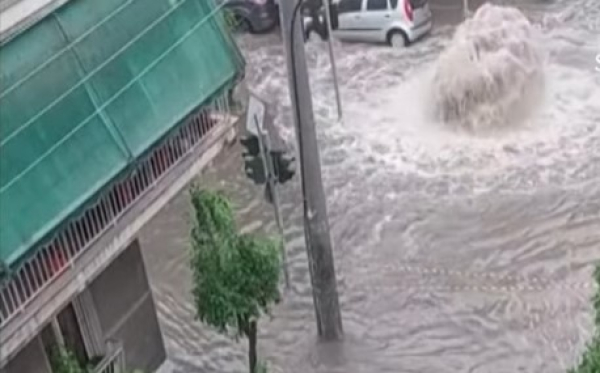 Γιατί δημιουργούνται «σιντριβάνια» στα φρεάτια μετά από έντονη βροχόπτωση
