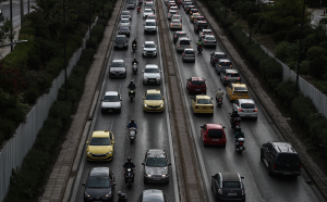 Κίνηση τώρα: Ποιοι δρόμοι της Αττικής είναι στο κόκκινο, καθυστερήσεις στο κέντρο της Αθήνας