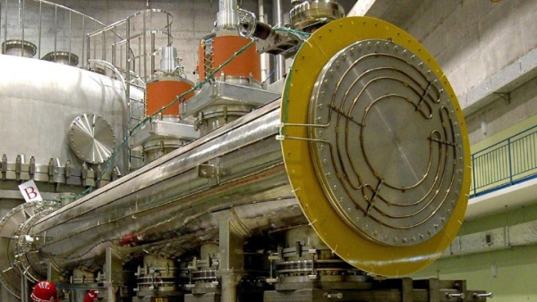 Ο καθηγητής Χρήστος Ελευθεριάδης μιλά στο Dnews: Τι είναι η πυρηνική σύντηξη και πόσο κοντά είμαστε στην «ενέργεια του μέλλοντος»