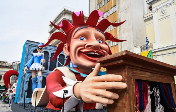 Σε καρναβαλικούς ρυθμούς η Πάτρα: Τι ώρα σήμερα η επίσημη τελετή έναρξης