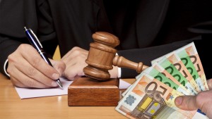 Αρχίζουν πλειστηριασμοί στην Καλαμάτα: 74 οφειλέτες χρωστούν 7,5 εκατ, ευρώ