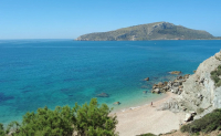 Οι ωραιότερες παραλίες της Αττικής για τα πρώτα μπάνια της χρονιάς