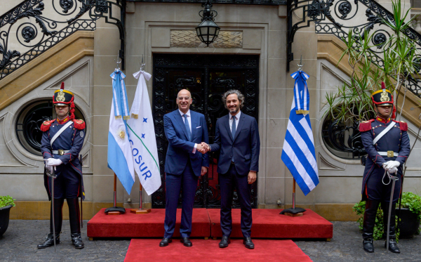 Δένδιας: «Θα συνεχίσουμε να βοηθάμε τους σεισμόπληκτους σε Τουρκία και Συρία»