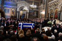 «Σπρωξίματα» στην Μητρόπολη