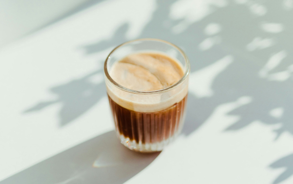 Ποια ώρα μέσα στη μέρα να πίνετε καφέ για απώλεια βάρους