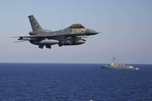 Νέα τουρκική πρόκληση με οπλισμένα F16 στο Αιγαίο - 13 παραβάσεις και παραβιάσεις