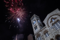 Χριστός Ανέστη: Η Ελλάδα γιορτάζει την Ανάσταση, καλό Πάσχα από το Dnews