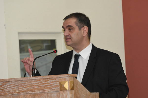 Βασίλης Σπανάκης: «Το όριο του ακατάσχετου ποσού να μπαίνει αυτόματα στους λογαριασμούς των συνταξιούχων για να μην ταλαιπωρούνται»