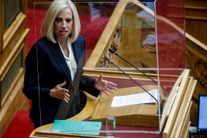 «Πυρά» της αντιπολίτευσης σε Μητσοτάκη για τη διαχείριση στις φωτιές (βίντεο)