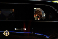 WSJ: Οι σύμβουλοι του Τραμπ πιέζουν για αποχώρηση των ΗΠΑ από τον πόλεμο