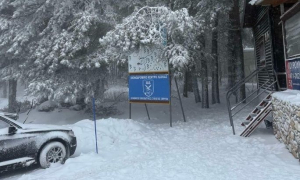 Σφοδρή χιονόπτωση στις Σέρρες: Οδηγοί αποκλείστηκαν στον δρόμο προς τον Λαϊλιά και κάλεσαν το 112