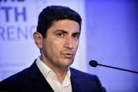 Νέα Αριστερά: Επιβραβεύουν τον Αυγενάκη