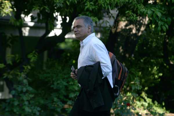 Σκουρλέτης: Δεν δεσμεύει την κυβέρνηση το πόρισμα των «Σοφών» για το ασφαλιστικό