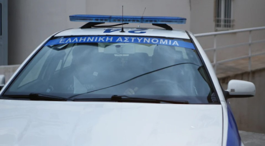 Ποινική δίωξη για ενδοοικογενειακή απειλή στον 35χρονο αστυνομικό της Βουλής