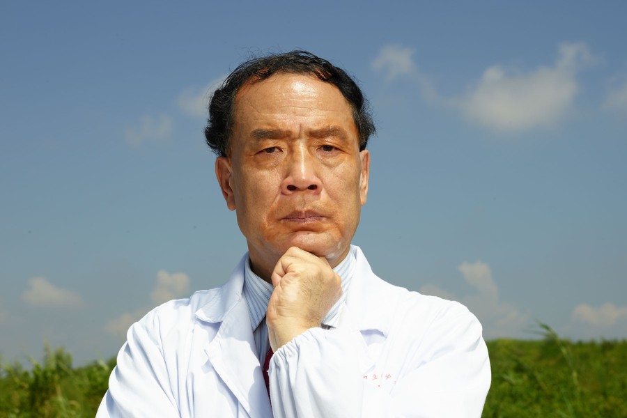 Ο πρώτος επιστήμονας που δημοσίευσε την αλληλουχία του κορονοϊού στην Κίνα «πετάχτηκε» έξω από το εργαστήριό του