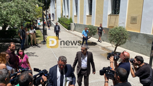 Θέμης Αδαμαντίδης: Στον Εισαγγελέα ο γνωστός τραγουδιστής (εικόνες &amp; βίντεο)